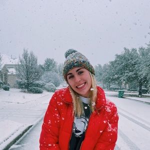 Meet your Posher, Isabel